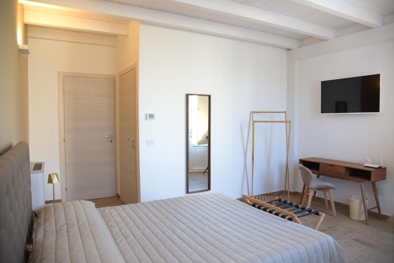Serenity Apulian Rooms Trepuzzi Exterior photo